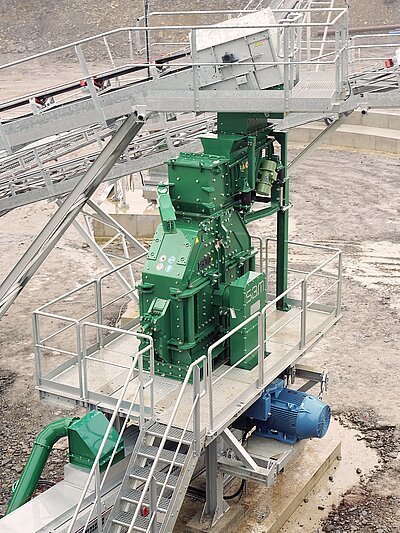 The reversible SMR 10/5/4 horizontal impact crusher